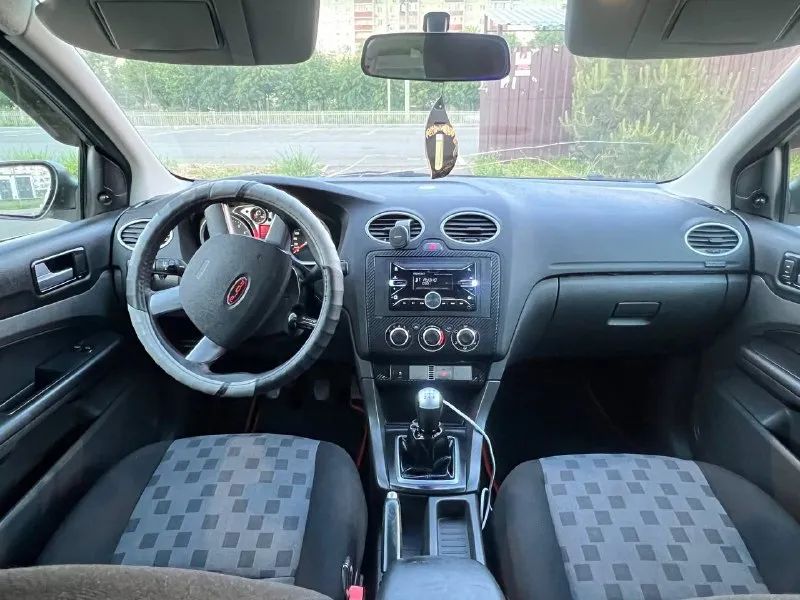 В продаже ford focus 2006 г. в.мотор 1.8 бензин в отличном состоянии недавно заменена цепь, свечи, катушки, мотор не дымит, не троит. кпп в отличном состоянии. ходовая часть без вложений. документы кристально чистые.2 комплекта резины с дисками. авто находится в городе мариуполь. подробно про авто по тел либо при встречи. цена 470 тыс руб. +79649225253 - фотография - 8