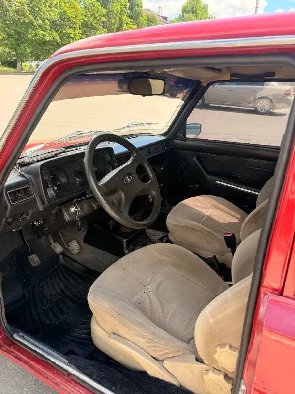 🚙продам автомобиль ваз 2105 год выпуска: 1982 ✅описание: -двигатель 1.3 на ремне, работает отлично, масло не расходует, не дымит. -коробка 4 ступка без нюансов, все передачи на месте. -ходовая работает исправно, ручник держит! - 2 поколения, работает как на газу, так и на бензине! ( зарегистрирован ) - днище без коррозии, дыр нет! - по документам на постоянном 180 учёте, с дальнейшем переоформлением. ‼️150.000 рублей, торг в пределах разумного, только реальному клиенту! осмотр в г. харцызск звонить по телефону: +79490919282 📲 tg: евгений 📞 звоните: +7(949)0919282 - фотография - 5
