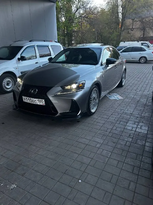 Lexus is 300 2.0 турбо 245 л. с 2020 г. пробег : 89 000 машина в отличном состоянии, владею 2 года хорошая комплектация подогрев, обдув сидений все возможные ассистенты машина оклеена в круг в бронепленку два комплекта резины ( зима лето ) два комплекта дисков ( заводские и хорошая реплика bbs ) крыша, ручки и зеркала оклеены в виниловую черную пленку задние стопы затонированы передние фары в фотохроме из минусов есть несколько незначительных сколов и маленьких вмятинок, не успел устранить! цена 3.400.000 ( адекватный торг уместен ) +79493876163 - фотография - 1
