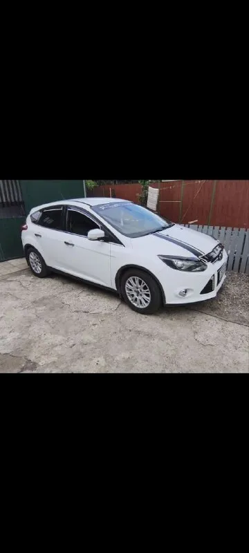 Продам ford focus 3, 2012г в отличном состоянии. двигатель 2.0 150л. с, автомат пробег 162000км отличное состояние, владелец по птс машина под полным контролем, обслуживание только на сто, все расходники менялись всегда заранее, сигнализация с автозапуском, резина стоит лето новая, зима проехала 2т км, новая. цена 1🍋 осмотр в донецке+7 949 4772825 - фотография - 1