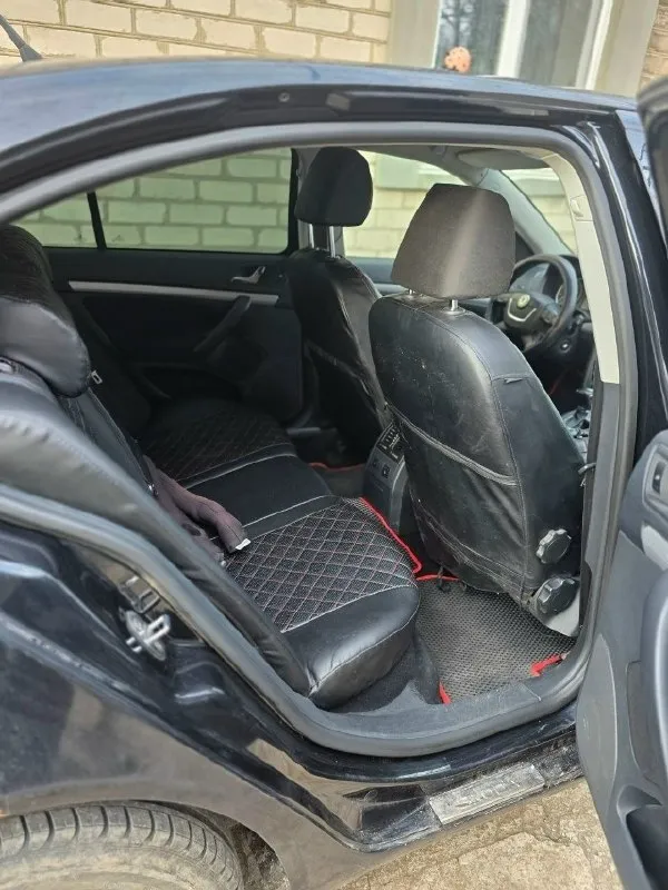 Продам skoda октавия а5 1.8tsi коробка dsg 2013 г, есть нюансы по кузову небольшие рыжики, проблема с насосом высокого давления, по этому турбина не дует авто едит как обычный атмосферник, стоит на 180 учёте птс и и остальные документы имеются с переоформлением проблем не будет,2 клуча, осмотр енакиево звонить по номеру телефона +79493283815 цена 600 тысяч торг 📞 звоните: +7(949)3283815 - фотография - 1