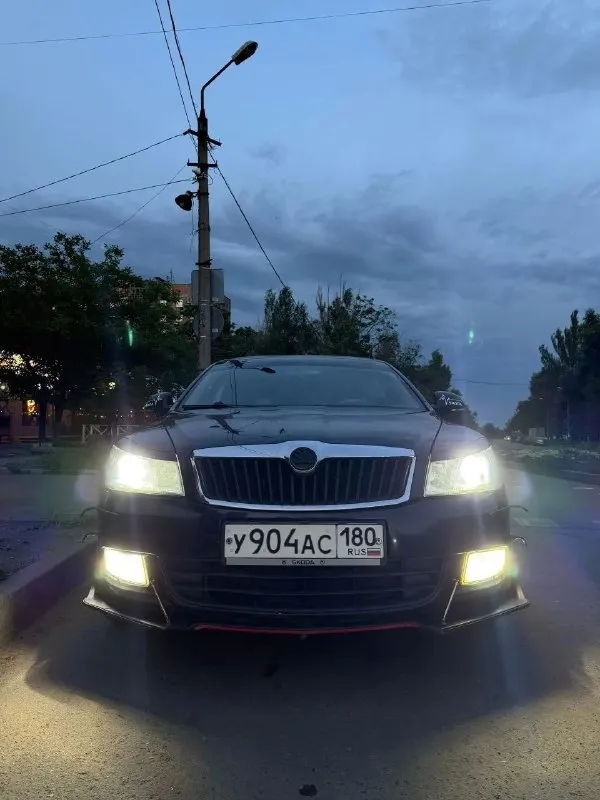 Шкода октавия а5(лифтбэк) рестайлинг skoda octavia a5 🗓️ год выпуска: 2011г. 🕹️ мотор и кпп: 1.8 tsi на автомате !!! мотор работает без нареканий, динамика отличная, расход приятный, не дымит не троит ошибок не имеет !коробка в отличном состоянии, не пинает не затягивает по ходовой вопросов нет, не стучит не гремит, дорогу держит отлично ! очень много чего поменяно, чеки есть покажу 2 комплекта колес 2 комплекта ключей по документам полный порядок, любое оформление мрэо 💰 цена: 755.000 руб. небольшой торг 🏙️ город: донецк, кировский район 📞 телефон для связи: +79497182722 - фотография - 1