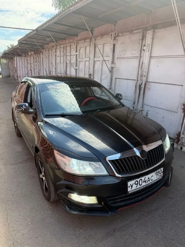 Шкода октавия а5(лифтбэк) рестайлинг skoda octavia a5 🗓️ год выпуска: 2011г. 🕹️ мотор и кпп: 1.8 tsi на автомате !!! мотор работает без нареканий, динамика отличная, расход приятный, не дымит не троит ошибок не имеет !коробка в отличном состоянии, не пинает не затягивает по ходовой вопросов нет, не стучит не гремит, дорогу держит отлично ! очень много чего поменяно, чеки есть покажу 2 комплекта колес 2 комплекта ключей по документам полный порядок, любое оформление мрэо 💰 цена: 755.000 руб. небольшой торг 🏙️ город: донецк, кировский район 📞 телефон для связи: +79497182722 - фотография - 3