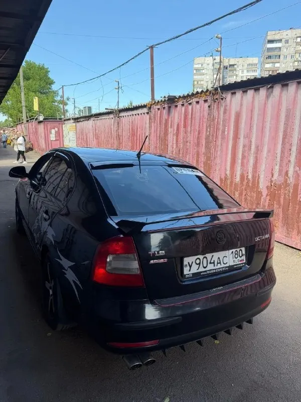 Шкода октавия а5(лифтбэк) рестайлинг skoda octavia a5 🗓️ год выпуска: 2011г. 🕹️ мотор и кпп: 1.8 tsi на автомате !!! мотор работает без нареканий, динамика отличная, расход приятный, не дымит не троит ошибок не имеет !коробка в отличном состоянии, не пинает не затягивает по ходовой вопросов нет, не стучит не гремит, дорогу держит отлично ! очень много чего поменяно, чеки есть покажу 2 комплекта колес 2 комплекта ключей по документам полный порядок, любое оформление мрэо 💰 цена: 755.000 руб. небольшой торг 🏙️ город: донецк, кировский район 📞 телефон для связи: +79497182722 - фотография - 5