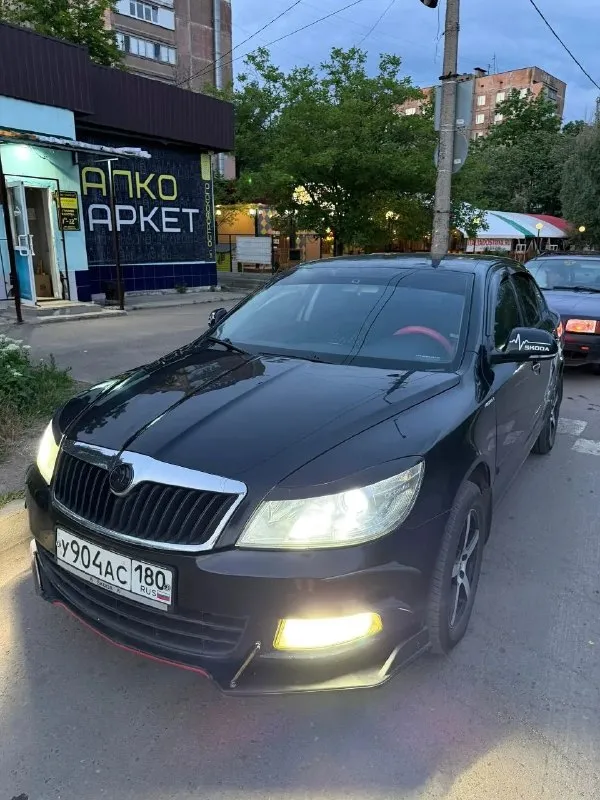 Шкода октавия а5(лифтбэк) рестайлинг skoda octavia a5 🗓️ год выпуска: 2011г. 🕹️ мотор и кпп: 1.8 tsi на автомате !!! мотор работает без нареканий, динамика отличная, расход приятный, не дымит не троит ошибок не имеет !коробка в отличном состоянии, не пинает не затягивает по ходовой вопросов нет, не стучит не гремит, дорогу держит отлично ! очень много чего поменяно, чеки есть покажу 2 комплекта колес 2 комплекта ключей по документам полный порядок, любое оформление мрэо 💰 цена: 755.000 руб. небольшой торг 🏙️ город: донецк, кировский район 📞 телефон для связи: +79497182722 - фотография - 6