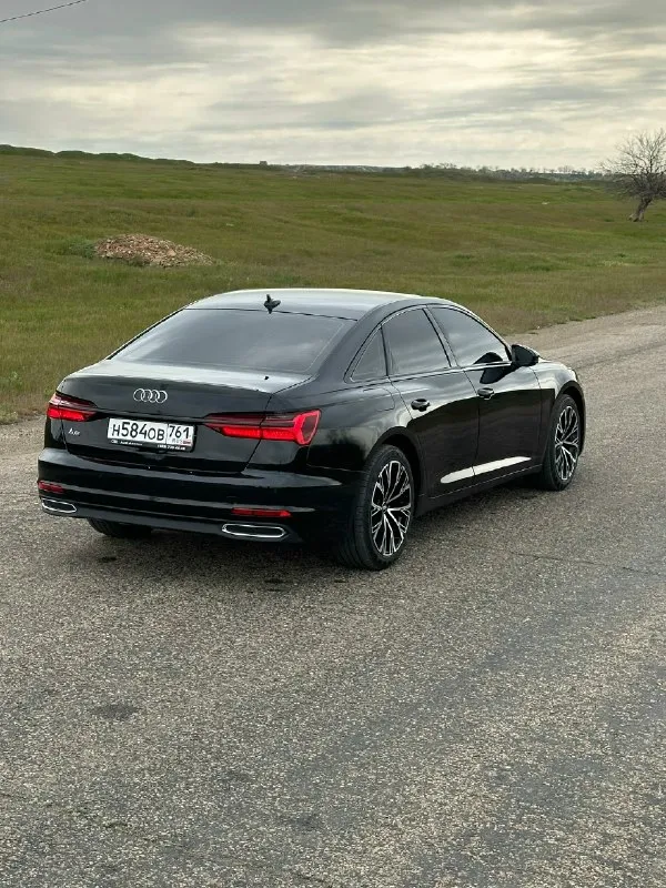 Продаю свой автомобиль audi а6с8 2021 года в хорошем состоянии двигатель 2.0 турбо мягкий гибрид передний привод цепи менялись родной пробег-220 тыс км кпп-робот система старт стоп сенсорные мониторы, подогревы обогревы экономичный автомобиль, взгляды собирает без внимания не останетесь летняя новая резина r19 цена 3 🍋 все интересующие вопросы по телефону +79493782632 или пишите в лс 📞 звоните: +7(949)3782632 - фотография - 1