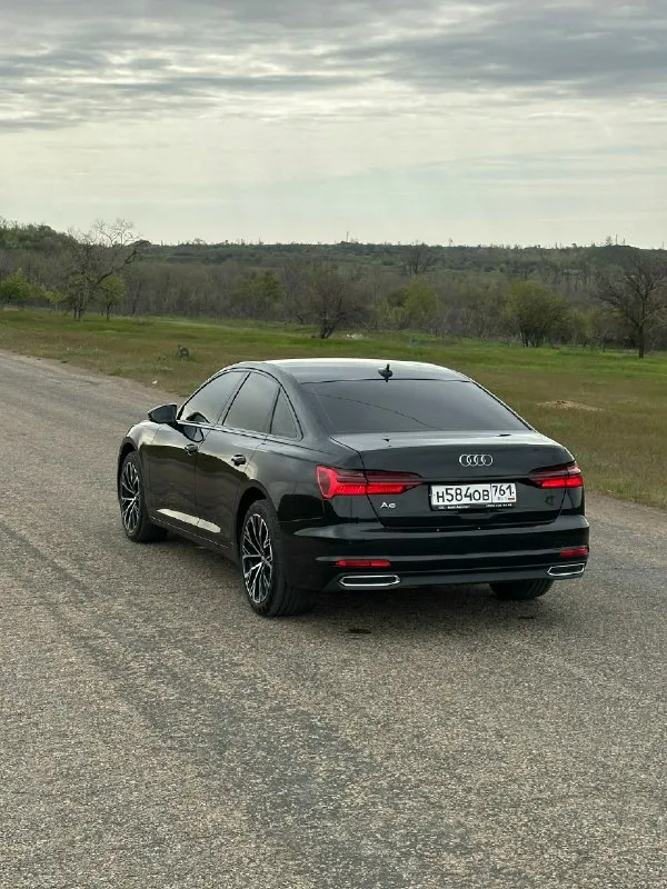 Продаю свой автомобиль audi а6с8 2021 года в хорошем состоянии двигатель 2.0 турбо мягкий гибрид передний привод цепи менялись родной пробег-220 тыс км кпп-робот система старт стоп сенсорные мониторы, подогревы обогревы экономичный автомобиль, взгляды собирает без внимания не останетесь летняя новая резина r19 цена 3 🍋 все интересующие вопросы по телефону +79493782632 или пишите в лс 📞 звоните: +7(949)3782632 - фотография - 2