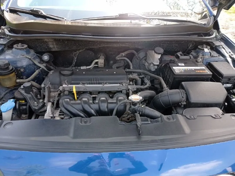 Hyundai solaris 1 поколения 2012г. , двигатель 1.4 механика, реальный пробег 131 тыс. в отличном состоянии! автомобиль весь в родной краске. без жуков, без ржавчины, без коррозии! все железо в идеале! реальный пробег, без дтп. салон чистый, не прокуренный, без повреждений. бережная эксплуатация, все то вовремя. делать ничего не нужно, только то по регламенту. стоят оригинальные диски. так же стоят дисковые тормоза спереди и сзади. обогрев зеркал, подогрев передних сидений, обогрев лобового стекла в районе дворников, сигнализация старлайн, бортовой компьютер. делал всё под себя, не собирался продавать, но обстоятельства вынудили. любые проверки с вашей стороны. второй владелец в оригинальном птс. цена 800.000₽ +79493930036 макеевка 📞 звоните: +7(949)3930036 - фотография - 7