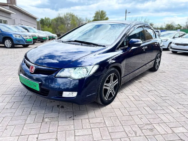 🚘марка: honda civic ⚙️двигатель:1.8 ⛽️вид топлива:бензин кпп:автомат кузов: седан пробег: 215.000 км 📅год выпуска: 2008 💰цена: 850.000 руб •усилитель руля. •эл стеклоподъёмники •мультимедиа •кондиционер -климат 2х зонный •подогрев сидений продажа возможна : наличный расчет✅ безнал✅ кредит✅ обмен на ваш авто✅ звонки по номеру 📲+79495111156 🛜также в телеграмм и мах 🚘автосалон:автото4ка 🌎находимся по адресу 📍г. мариуполь ул. макара мазая 41 с 10.00 до18.00 - фотография - 2
