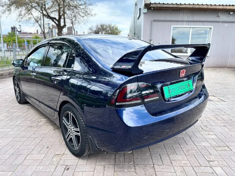 🚘марка: honda civic ⚙️двигатель:1.8 ⛽️вид топлива:бензин кпп:автомат кузов: седан пробег: 215.000 км 📅год выпуска: 2008 💰цена: 850.000 руб •усилитель руля. •эл стеклоподъёмники •мультимедиа •кондиционер -климат 2х зонный •подогрев сидений продажа возможна : наличный расчет✅ безнал✅ кредит✅ обмен на ваш авто✅ звонки по номеру 📲+79495111156 🛜также в телеграмм и мах 🚘автосалон:автото4ка 🌎находимся по адресу 📍г. мариуполь ул. макара мазая 41 с 10.00 до18.00 - фотография - 5