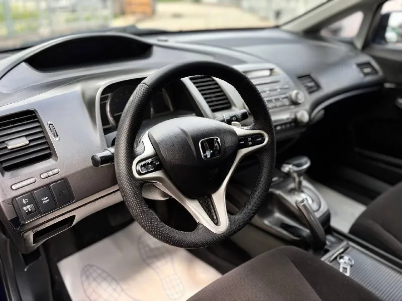 🚘марка: honda civic ⚙️двигатель:1.8 ⛽️вид топлива:бензин кпп:автомат кузов: седан пробег: 215.000 км 📅год выпуска: 2008 💰цена: 850.000 руб •усилитель руля. •эл стеклоподъёмники •мультимедиа •кондиционер -климат 2х зонный •подогрев сидений продажа возможна : наличный расчет✅ безнал✅ кредит✅ обмен на ваш авто✅ звонки по номеру 📲+79495111156 🛜также в телеграмм и мах 🚘автосалон:автото4ка 🌎находимся по адресу 📍г. мариуполь ул. макара мазая 41 с 10.00 до18.00 - фотография - 8