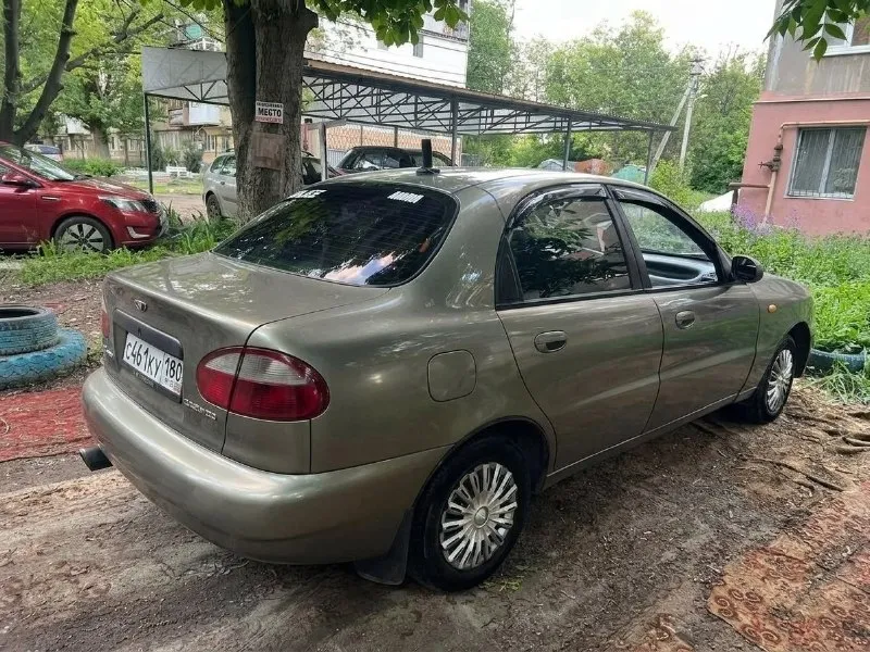 Продам daewoo ланос 2007 год, обьем 1. 5, все стекла родные, не гнилая и металл родной!! Электро стекла подъемники, гур, планшет, музыка блютуз, сигнализация, центральный замок. Пробег 163.000км за всю жизнь у машины 2 хозяина дедушка и я. Машина не гнилая, за машиной ухаживаю на данный момент без каких либо вложений все записи замены то есть всё делается вовремя. В нашей семье я собственник авто с 2022года, двигатель, кпп, кузов в идеале, ходовую всю обслужил, машина стоит своих денег, есть отличие по металлу в цвете но весь материал я отдам + зимняя резина с железками, запчасти, цена 300.000₽ без торга, обмен, . Переоформление(+79494667368)донецк
📞 Звоните: +7(949)4667368 - фотография - 5