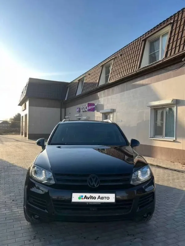 Продам volkswagen touareg 2010 года красивый и надежный автомобиль с бензиновым двигателем. пробег автомобиля 179000. авто в хорошем состоянии. 🚘 дополнительные фото и вопросы в личное сообщение. цена 1🍋800💵 — возможен обмен на bmw или mercedes. пишите в личный в личные сообщения ( @kotofeyka_mrpl ) станислав номера телефона +79495604654 - фотография - 2