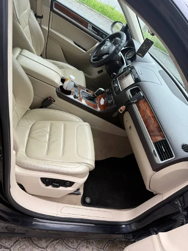Продам volkswagen touareg 2010 года красивый и надежный автомобиль с бензиновым двигателем. пробег автомобиля 179000. авто в хорошем состоянии. 🚘 дополнительные фото и вопросы в личное сообщение. цена 1🍋800💵 — возможен обмен на bmw или mercedes. пишите в личный в личные сообщения ( @kotofeyka_mrpl ) станислав номера телефона +79495604654 - фотография - 8