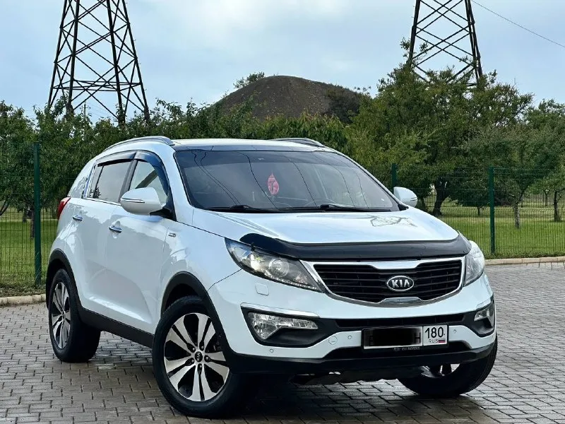 Kia sportage 2012год 4wd автомобиль в идеальном состоянии! вложений абсолютно не каких не требует, полностью обслужена, кузов весь в заводском окрасе, стекла все родные включая лобовое! пробег родной 187тыс, км любые проверки с вашей стороны приветствуется, двигатель 2.0 бензин коробка автомат самый простой и надежный как говорится! комплектация максимальная! авто парковка панорама старт стоп авто запуск с ключа двухзонный климат контроль управление на руле андроид система carplay подогрев сидений всех подключаемый полный привод складывание зеркал и многое другое! также два комплекта резины с документами полностью порядок продажа от собственника цена за данный автомобиль 1.325-000₽ возможно обмен на авто дешевле звоните +7949-551-6875 📲 tg: n_77 📞 звоните: +7(949)5516875 - фотография - 3