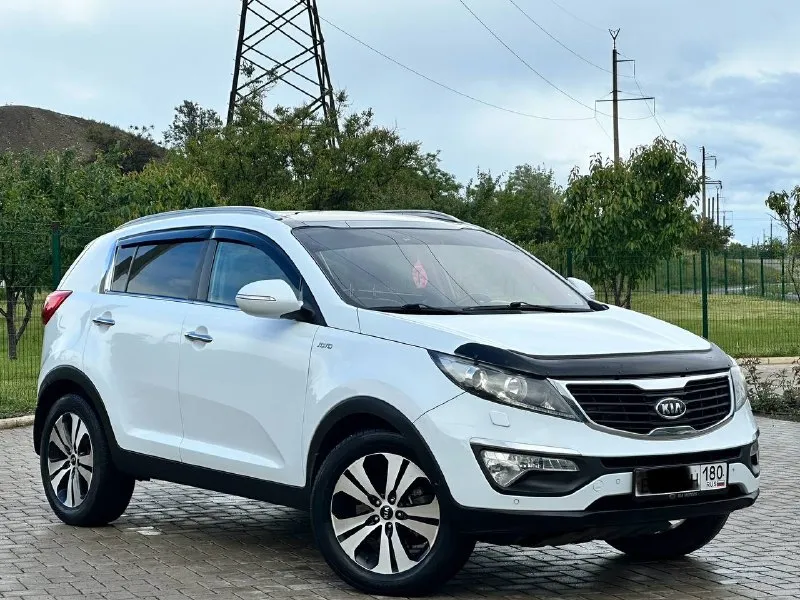Kia sportage 2012год 4wd автомобиль в идеальном состоянии! вложений абсолютно не каких не требует, полностью обслужена, кузов весь в заводском окрасе, стекла все родные включая лобовое! пробег родной 187тыс, км любые проверки с вашей стороны приветствуется, двигатель 2.0 бензин коробка автомат самый простой и надежный как говорится! комплектация максимальная! авто парковка панорама старт стоп авто запуск с ключа двухзонный климат контроль управление на руле андроид система carplay подогрев сидений всех подключаемый полный привод складывание зеркал и многое другое! также два комплекта резины с документами полностью порядок продажа от собственника цена за данный автомобиль 1.325-000₽ возможно обмен на авто дешевле звоните +7949-551-6875 📲 tg: n_77 📞 звоните: +7(949)5516875 - фотография - 4