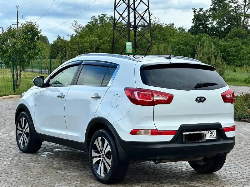 Kia sportage 2012год 4wd автомобиль в идеальном состоянии! вложений абсолютно не каких не требует, полностью обслужена, кузов весь в заводском окрасе, стекла все родные включая лобовое! пробег родной 187тыс, км любые проверки с вашей стороны приветствуется, двигатель 2.0 бензин коробка автомат самый простой и надежный как говорится! комплектация максимальная! авто парковка панорама старт стоп авто запуск с ключа двухзонный климат контроль управление на руле андроид система carplay подогрев сидений всех подключаемый полный привод складывание зеркал и многое другое! также два комплекта резины с документами полностью порядок продажа от собственника цена за данный автомобиль 1.325-000₽ возможно обмен на авто дешевле звоните +7949-551-6875 📲 tg: n_77 📞 звоните: +7(949)5516875 - фотография - 6