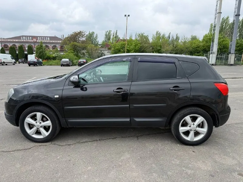 Nissan qashqai, 2008 г. атмосферный бензиновый двигатель 2.0 л. пробег —196 000 км. полный привод. автомобиль в хорошем состоянии: — кузов оцинкован, стекла оригинальные, все системы безопасности исправны. — максимальная комплектация: панорамная крыша, датчики света и дождя, двухзонный климат-контроль, мультируль, все 4 электростеклоподъемника, и др. — двигатель работает ровно, без посторонних шумов и ошибок. — коробка передач переключается четко. — полностью обслужен, не требует дополнительных вложений. документы в полном порядке, техосмотр пройден, готов к постановке на учет. цена: 750 000 руб. город: донецк. телефон: +7 949 371-08-26 (есть мах, telegram). по запросу вышлем видеообзор автомобиля. 📞 звоните: +7(949)3710826 - фотография - 4