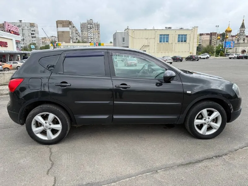 Nissan qashqai, 2008 г. атмосферный бензиновый двигатель 2.0 л. пробег —196 000 км. полный привод. автомобиль в хорошем состоянии: — кузов оцинкован, стекла оригинальные, все системы безопасности исправны. — максимальная комплектация: панорамная крыша, датчики света и дождя, двухзонный климат-контроль, мультируль, все 4 электростеклоподъемника, и др. — двигатель работает ровно, без посторонних шумов и ошибок. — коробка передач переключается четко. — полностью обслужен, не требует дополнительных вложений. документы в полном порядке, техосмотр пройден, готов к постановке на учет. цена: 750 000 руб. город: донецк. телефон: +7 949 371-08-26 (есть мах, telegram). по запросу вышлем видеообзор автомобиля. 📞 звоните: +7(949)3710826 - фотография - 5