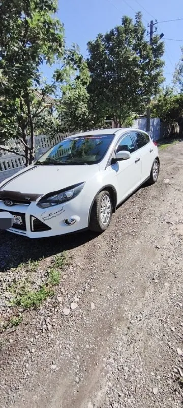 Продам ford focus 3, 2012г в отличном состоянии. двигатель 2.0 150л. с, автомат пробег 184000км отличное состояние, владелец по птс машина под полным контролем, обслуживание только на сто, все расходники менялись всегда заранее, сигнализация с автозапуском, подогрев стёкол и сидений, резина стоит лето новая, зима проехала 2т км, новая. цена 950т осмотр в донецке +7 949 4772825 📲 tg: дмитрий 📞 звоните: +7(949)4772825 - фотография - 9
