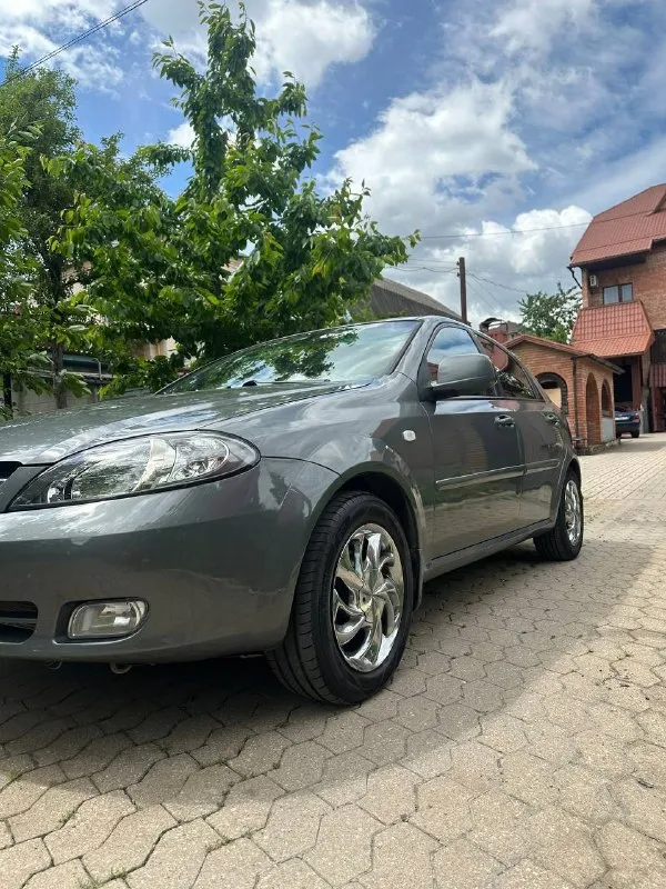 В продаже chevrolet lacetti
2011 Год
1.6 Механика
Пробег 246 000
Машина в идеальном состоянии
Двигатель и коробка работает отлично
Ходовая вся перебрана
Дно идеальное
Кузов без косяков, не единого рыжика, коррозий, смотрится очень красиво
Сделанная профессиональная полировка кузова с нанесение жидкого воска
Салон в отличном состоянии
Кондиционер работает охлаждает, .сстеклоподъемники, хорошая музыка и т. Д
Стоит новая летняя резина на красивых дисках
Плюсом отдам новую зимнюю липучку на татинанах
В таком состоянии машин мало о
Осмотр макеевка-донецк
Цена 460 000
+79495021117

📞 Звоните: +7(949)5021117 - фотография - 9