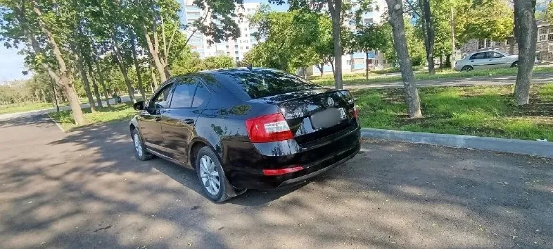 Продам skoda octavia 2014 tsi 1.4 (140л. с.) 258000км. цена 1.150.000₽ пред максимальная комплектация, двухзонный климат контроль, мульти-руль, новая резина. технически обслужен: заменены все расходники и жидкости. состояние сел и поехал. тел. +79497058022 г. мариуполь - фотография - 4