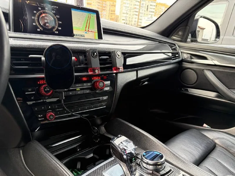 Продам свой bmw x6 f16 2016 года 40dx n57d30b / n57z в отличном состоянии. автомобиль черного цвета, год выпуска - 2016. пробег - 185 000 километров. объем двигателя - 3 литра, мощность - 313 лошадиных сил. тип двигателя - дизель, коробка передач - автоматическая, полный привод. машина находится в идеальном состоянии, полностью готова к эксплуатации. не требует никаких дополнительных вложений. замена масла двс каждые 6000 км. 12000 км назад было проведено большое то: заменены все жидкости, установлены вентилируемые тормозные диски с метало-керамическими колодками в круг, полностью заменена ходовая часть задняя и частично передняя. передний бампер, капот, передние крылья, фары, ручки дверей, частично крыша, задние арки в броне-пленки. gsm сигнализация с автозапуском (управление с телефона). установлен усиленный передний кардан. пробег родной! возможен обмен с вашей доплатой на renault arkana или duster свежего года на автомате цена: 4 200 000₽ телефон: +7 (949) 506-28-86 📞 звоните: +7(949)5062886 - фотография - 5
