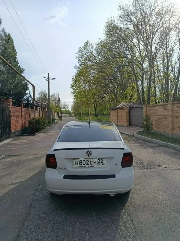 ❗❗❗продажа, обмен❗❗! volkswagen поло, 2012 год, 1.6 мотор, коробка механика, с оригинальным пробегом 235 тыс. с оригинальным птс, в базовой комплектации, без кондиционера, машинка полностью обслуженая, в достойном состоянии для своих лет не такси не каршенинг, личное пользование, бережная эксплуатация, документы в порядке, полное переоформление, осмотр в г. макеевка, цена 600000₽без торга!!!!!+79493579164 📞 звоните: +7(949)3579164 - фотография - 6