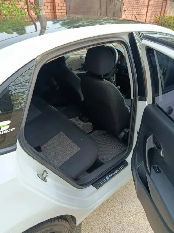 ❗❗❗продажа, обмен❗❗! volkswagen поло, 2012 год, 1.6 мотор, коробка механика, с оригинальным пробегом 235 тыс. с оригинальным птс, в базовой комплектации, без кондиционера, машинка полностью обслуженая, в достойном состоянии для своих лет не такси не каршенинг, личное пользование, бережная эксплуатация, документы в порядке, полное переоформление, осмотр в г. макеевка, цена 600000₽без торга!!!!!+79493579164 📞 звоните: +7(949)3579164 - фотография - 9