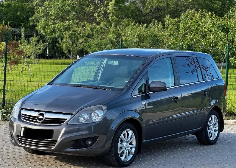 🚗 opel zafira b ( opel зафира b) 🚀 обьем: 1.8 🐎184.000 км оригинальный пробег ! ⛽️ топливо: бензин 🚅кпп: механическая 🚗резина: r16 два комплекта ‼️количество мест: 7 🛩год выпуска: 2010 ☎️телефон: +79494660795 💵 880 000₽ с торгом! можно в кредит автoмoбиль в отличном состояние! двигатель кoрoбка хoдoвая обслужена без влoжений ! 📲 tg: nikolay 📞 звоните: +7(949)4660795 - фотография - 1