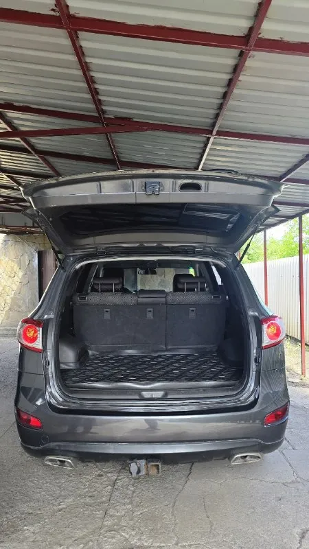 🌟 продам хюндай санта-фе 🌟 🚗 модель: hyundai santa fe 📅 год выпуска: 2011 🌈 цвет: металлик, глубокий серый 🛣️ пробег: 220 000 💰 цена: 1,150,000 руб. (торг уместен) 🔧 технические характеристики: • двигатель: 2.4 л, 185 л. с. • коробка передач: автоматическая • привод: полный 🎉 особенности: • просторный и комфортный салон • современная мультимедиа система • пакет безопасности: abs, esp, подушки безопасности • система кругового обзора • кожаный салон и подогрев сидений 🌍 почему выбирают hyundai santa fe? hyundai santa fe — это идеальный выбор для семьи! надежный, безопасный и экономичный внедорожник, который отлично подходит как для городских поездок, так и для путешествий по бездорожью. 📞 звоните прямо сейчас! телефон: +7 949 330 33 32 📍 место осмотра: г. торез не упустите шанс стать владельцем этого замечательного автомобиля! 🚙✨ 📞 🇷🇺 звоните: +79493303332 - фотография - 6