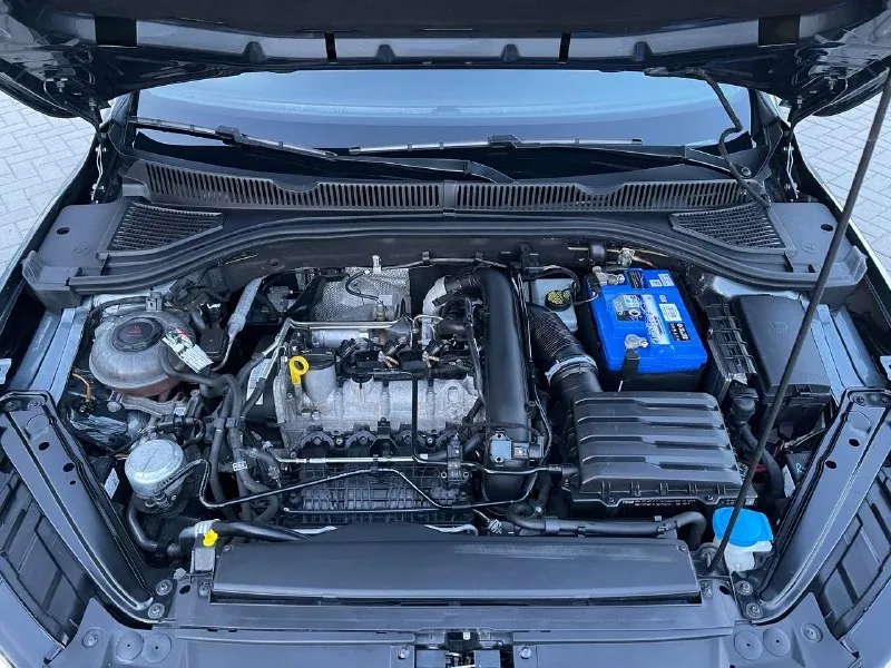 Продам в городе донецке volkswagen jetta r-line mk7 2019 год 1.4 турбо бензин 150 л. с. коробка автомат классический 8 ступенчатый айсин пробег 130 тыс км родной ! хорошая комплектация r-line полное переоформление в мрэо авто был пригнан из америки через грузию в крым, была в пользовании всего 1 год и 3 месяца, сейчас автомобиль находится в донецке, то есть авто в нашей стране находится всего 1 год и 3 месяца ! один хозяин по птс ! ездила только по крыму, безопастность вся на месте ! нечего не срабатывало! было очень минимальное повреждение грубо говоря просто косметический ремонт 3vwc57bu7km197785 вин код для проверки, стоит новая летняя резина 2025 года выпуска машина полностью от и до обслужена ! входу едет как новая ! без единого вложения! по электронике всё работает каждая кнопка ! ошибок не каких нет в таком состояний и с таким минимальным повреждением это большая редкость по запросу пришлю видео обзор и больше фото, цена 1 950 000 руб торг уместен +79495236393 моб +79498281394 телеграм - фотография - 10