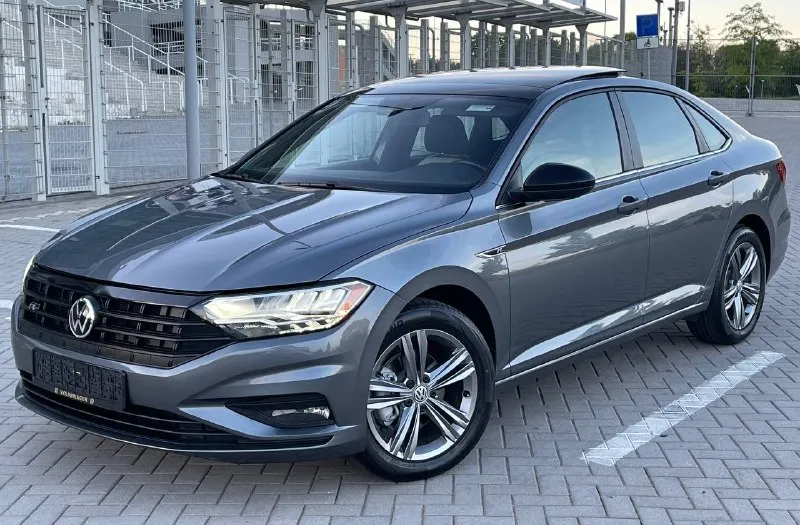 Продам в городе донецке volkswagen jetta r-line mk7 2019 год 1.4 турбо бензин 150 л. с. коробка автомат классический 8 ступенчатый айсин пробег 130 тыс км родной ! хорошая комплектация r-line полное переоформление в мрэо авто был пригнан из америки через грузию в крым, была в пользовании всего 1 год и 3 месяца, сейчас автомобиль находится в донецке, то есть авто в нашей стране находится всего 1 год и 3 месяца ! один хозяин по птс ! ездила только по крыму, безопастность вся на месте ! нечего не срабатывало! было очень минимальное повреждение грубо говоря просто косметический ремонт 3vwc57bu7km197785 вин код для проверки, стоит новая летняя резина 2025 года выпуска машина полностью от и до обслужена ! входу едет как новая ! без единого вложения! по электронике всё работает каждая кнопка ! ошибок не каких нет в таком состояний и с таким минимальным повреждением это большая редкость по запросу пришлю видео обзор и больше фото, цена 1 950 000 руб торг уместен +79495236393 моб +79498281394 телеграм - фотография - 2