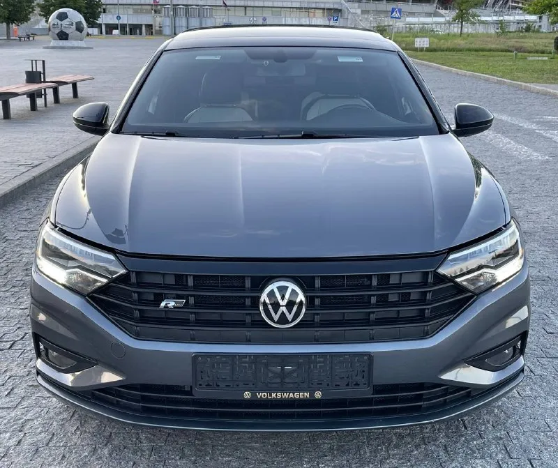 Продам в городе донецке volkswagen jetta r-line mk7 2019 год 1.4 турбо бензин 150 л. с. коробка автомат классический 8 ступенчатый айсин пробег 130 тыс км родной ! хорошая комплектация r-line полное переоформление в мрэо авто был пригнан из америки через грузию в крым, была в пользовании всего 1 год и 3 месяца, сейчас автомобиль находится в донецке, то есть авто в нашей стране находится всего 1 год и 3 месяца ! один хозяин по птс ! ездила только по крыму, безопастность вся на месте ! нечего не срабатывало! было очень минимальное повреждение грубо говоря просто косметический ремонт 3vwc57bu7km197785 вин код для проверки, стоит новая летняя резина 2025 года выпуска машина полностью от и до обслужена ! входу едет как новая ! без единого вложения! по электронике всё работает каждая кнопка ! ошибок не каких нет в таком состояний и с таким минимальным повреждением это большая редкость по запросу пришлю видео обзор и больше фото, цена 1 950 000 руб торг уместен +79495236393 моб +79498281394 телеграм - фотография - 5