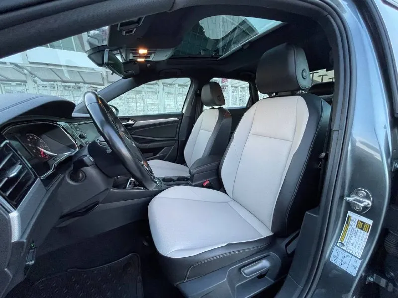 Продам в городе донецке volkswagen jetta r-line mk7 2019 год 1.4 турбо бензин 150 л. с. коробка автомат классический 8 ступенчатый айсин пробег 130 тыс км родной ! хорошая комплектация r-line полное переоформление в мрэо авто был пригнан из америки через грузию в крым, была в пользовании всего 1 год и 3 месяца, сейчас автомобиль находится в донецке, то есть авто в нашей стране находится всего 1 год и 3 месяца ! один хозяин по птс ! ездила только по крыму, безопастность вся на месте ! нечего не срабатывало! было очень минимальное повреждение грубо говоря просто косметический ремонт 3vwc57bu7km197785 вин код для проверки, стоит новая летняя резина 2025 года выпуска машина полностью от и до обслужена ! входу едет как новая ! без единого вложения! по электронике всё работает каждая кнопка ! ошибок не каких нет в таком состояний и с таким минимальным повреждением это большая редкость по запросу пришлю видео обзор и больше фото, цена 1 950 000 руб торг уместен +79495236393 моб +79498281394 телеграм - фотография - 7