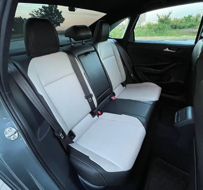 Продам в городе донецке volkswagen jetta r-line mk7 2019 год 1.4 турбо бензин 150 л. с. коробка автомат классический 8 ступенчатый айсин пробег 130 тыс км родной ! хорошая комплектация r-line полное переоформление в мрэо авто был пригнан из америки через грузию в крым, была в пользовании всего 1 год и 3 месяца, сейчас автомобиль находится в донецке, то есть авто в нашей стране находится всего 1 год и 3 месяца ! один хозяин по птс ! ездила только по крыму, безопастность вся на месте ! нечего не срабатывало! было очень минимальное повреждение грубо говоря просто косметический ремонт 3vwc57bu7km197785 вин код для проверки, стоит новая летняя резина 2025 года выпуска машина полностью от и до обслужена ! входу едет как новая ! без единого вложения! по электронике всё работает каждая кнопка ! ошибок не каких нет в таком состояний и с таким минимальным повреждением это большая редкость по запросу пришлю видео обзор и больше фото, цена 1 950 000 руб торг уместен +79495236393 моб +79498281394 телеграм - фотография - 8
