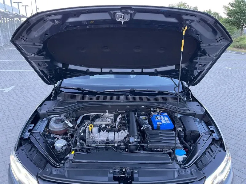 Продам в городе донецке volkswagen jetta r-line mk7 2019 год 1.4 турбо бензин 150 л. с. коробка автомат классический 8 ступенчатый айсин пробег 130 тыс км родной ! хорошая комплектация r-line полное переоформление в мрэо авто был пригнан из америки через грузию в крым, была в пользовании всего 1 год и 3 месяца, сейчас автомобиль находится в донецке, то есть авто в нашей стране находится всего 1 год и 3 месяца ! один хозяин по птс ! ездила только по крыму, безопастность вся на месте ! нечего не срабатывало! было очень минимальное повреждение грубо говоря просто косметический ремонт 3vwc57bu7km197785 вин код для проверки, стоит новая летняя резина 2025 года выпуска машина полностью от и до обслужена ! входу едет как новая ! без единого вложения! по электронике всё работает каждая кнопка ! ошибок не каких нет в таком состояний и с таким минимальным повреждением это большая редкость по запросу пришлю видео обзор и больше фото, цена 1 950 000 руб торг уместен +79495236393 моб +79498281394 телеграм - фотография - 9