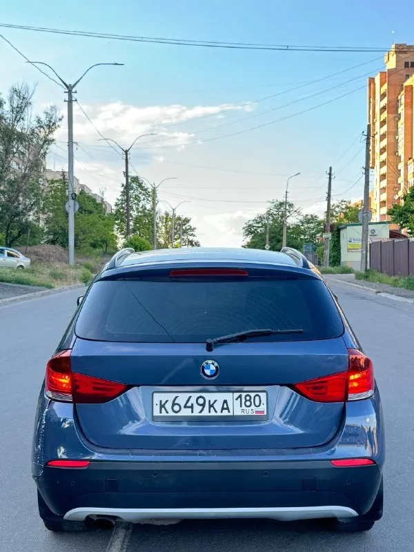 Bmw x1 💰840.000💰 бмв х1 2010г 2.0 бензин 170.000 пробег мотор отличный, не дымит, не троит, масло не расходует, едет хорошо. акпп не пинает, не буксует, переключает плавно, и мягко! ходовая не гремит не стучит. без рыжиков, в очень красивом цвете, смотрится дорого, и красиво 😍 красивая ухоженная машинка по кузову из косяков только задний угол бампера чуть не критично любые проверки на сто за ваш счет документы чистые, без запретов, без штрафов, любое переоформление в мрэо с моим присутствием без проблем осмотр г. макеевка связь +7949-607-32-69 тг тоже есть или +7949-489-08-56 цена 840.000 руб торг разумный цена сладкая 🔥 на обмен дороже по рынку 📞 🇷🇺 звоните: +79496073269 - фотография - 5