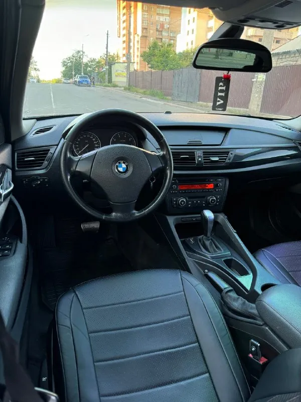 Bmw x1 💰840.000💰 бмв х1 2010г 2.0 бензин 170.000 пробег мотор отличный, не дымит, не троит, масло не расходует, едет хорошо. акпп не пинает, не буксует, переключает плавно, и мягко! ходовая не гремит не стучит. без рыжиков, в очень красивом цвете, смотрится дорого, и красиво 😍 красивая ухоженная машинка по кузову из косяков только задний угол бампера чуть не критично любые проверки на сто за ваш счет документы чистые, без запретов, без штрафов, любое переоформление в мрэо с моим присутствием без проблем осмотр г. макеевка связь +7949-607-32-69 тг тоже есть или +7949-489-08-56 цена 840.000 руб торг разумный цена сладкая 🔥 на обмен дороже по рынку 📞 🇷🇺 звоните: +79496073269 - фотография - 9