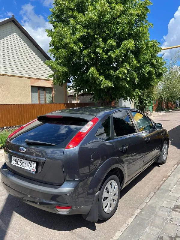 Продам ford focus 2 ghia год: 2007 родной пробег: 242тыс двигатель 1.8 бензин 125лс работает тихо и ровно не дымит. по ходовой нареканий нет, едет мягко и устойчиво! кузов в достойном состоянии выглядит красиво, днище целое, пороги целые, делать ничего не нужно! комплектация полная ghia двух-зонный климат контроль, esp курсовая устойчивость, обогрев заднего стекла, бортовик, полный пакет электро стекло подьемников, эл. зеркала, эл. фары, противотуманки, кондиционер❄️, центральный замок, дисковые тормоза в круг! автомобиль не требует вложений. документы чистые без штрафов и запретов цена: 575000 торг есть 📍мариуполь 📞+79496463727 - фотография - 5