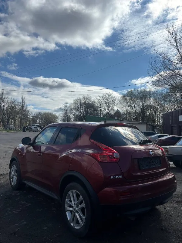 Продам авто nissan juke 2012 год 1.6 бензин (без турбины) автомат пробег оригинал 124.000км я второй хозяин, птс оригинал, по кузову целый автомобиль, в родном окрасе, лобовое так же родное. двигатель, коробка, ходовая часть на отлично. любые проверки на любом сто. климат контроль, режимы езды, стеклоподъемники, мультимедиа с камерой заднего вида. причина продажи покупка нового авто. документы в порядке, полное переоформление! цена: 1.080.000 рублей торг при осмотре! +79493485992 (если нет связи макс на этом номере, либо же +380713485992 телеграм) - фотография - 4