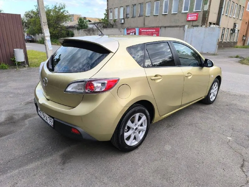 Продам mazda 3✅ год 2010✅ мотор 1.6 бенз, газ, механика ✅ цена 650 000₽✅ пробег 195 000км. ✅ автомобиль в хорошем состоянии, двигатель, коробка передач, ходовая часть работает на 5 виталий +79493570671 г. донецк ✅ - фотография - 6