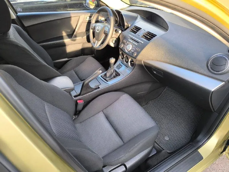 Продам mazda 3✅ год 2010✅ мотор 1.6 бенз, газ, механика ✅ цена 650 000₽✅ пробег 195 000км. ✅ автомобиль в хорошем состоянии, двигатель, коробка передач, ходовая часть работает на 5 виталий +79493570671 г. донецк ✅ - фотография - 9