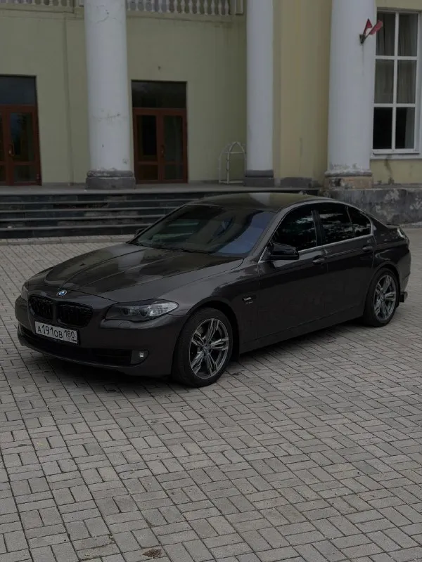 Bmw f10 528 xdrive цена 1🍋400 тыс. руб без торга двигатель 2.0,245 сил год выпуска 2012 машина в отличном состоянии, вся обслужена полностью, автомобиль личный, денег не жалел, поменял недавно турбину в сборе, ходовая все перебрана, масло везде поменял, в акпп, в заднем редукторе и тд. передний дефиринциал обслужен. передние ступицы и шрузы новые. короче тачка обслужена от а до я кто сядет, делать ничего не будет по коробке вопросов нет, едет без буксов, пинков и тд салон в отличном состоянии, не просиженный, не помятый. по двигателю тоже проблем нет, едет очень бодро, масло не хавает вообще !! сделан раздвоенный управляемый выхлоп от atm, звучит очень круто электрика вся работает. автотека зеленая, без дтп и выплат. переоформление в мрэо обязательно, можно с моим присутствием. г. макеевка, связь +79494094295 +79493219323 📞 🇷🇺 звоните: +79494094295 - фотография - 7