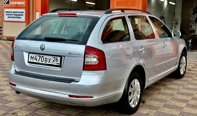 Skoda octavia a5 рестайлинг, 2011 год выпуска, 168 тыс км оригинального 100% пробега! 1.6 mpi газ-бензин 1 хозяин! авто не бит не крашен( одна арка косметический окрас) без гнили и ржавчины! рыжиков нет! пороги родные не деланные без косяков! технически отлично обслужена вся! вложений не каких не требует! все стекла родные! в хорошей комплектации! кондиционер холодит, датчик света датчик дождя, подогрев сидений, полный электро пакет, заводской ксенон газ евро 4 пропан под запаску хороший вместительный багажник! семейный автомобиль на все случаи жизни! автотека чистая! техосмотр пройден готова на оформление! осмотр город донецк срочно все вопросы по телефону звонить в любое время! цена 875 000 тыс руб! +7949-539-47-16 +7949-401-03-61 📞 звоните: +7(949)5394716 - фотография - 2