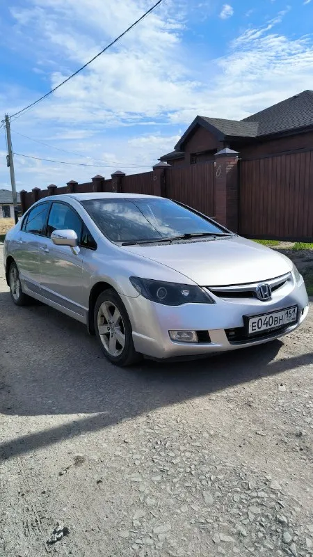Продаю civic 2008 г. акпп в максимальной комплектации executive (круиз, климат, лепестки, туманки, складывающиеся зеркала, велюровый салон, at) автомобиль в достойном состоянии, полностью обслужен и без каких либо вложений. двигатель коробка работают в штатном режиме, двигатель масло не ест, коробка не пинает, салон сохранился так же в отличном состоянии. во владении 4 года, за этот период всё что нужно обслуживалась должным образом, на данный момент абсолютно никаких вложений не требует, всё обслужено! с адекватными людьми торг будет ✅ 630.000 тыс. руб. +79895329511 - фотография - 2