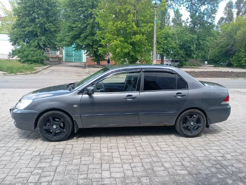 Продам mitsubishi лансер 9 объём двигателя 1,6 механика, 2006 год выпуска, состояние хорошее комплект зимней резины на дисках 650 у. Э. Все остальное по телефону или при осмотре цена: 650000 рублей, торг уместен +79494152375
📞 Звоните: +7(949)4152375 - фотография - 3