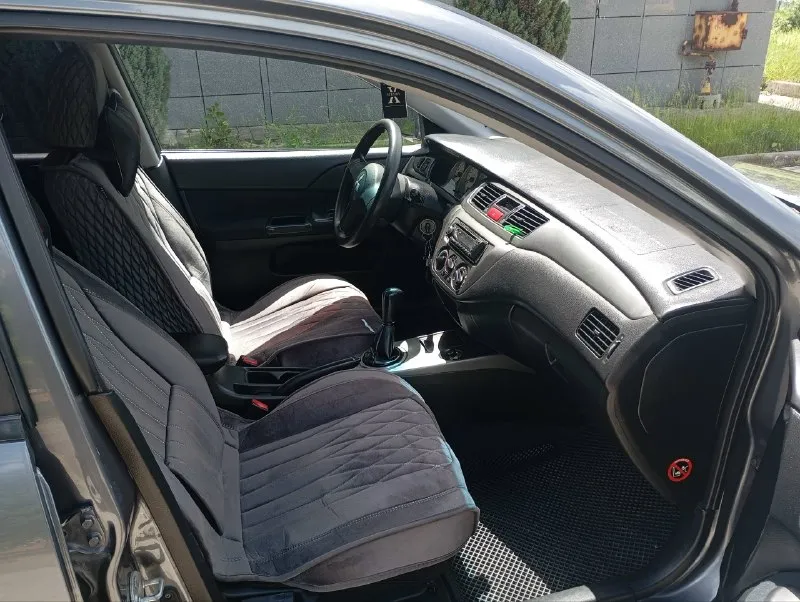 Продам mitsubishi лансер 9 объём двигателя 1,6 механика, 2006 год выпуска, состояние хорошее комплект зимней резины на дисках 650 у. Э. Все остальное по телефону или при осмотре цена: 650000 рублей, торг уместен +79494152375
📞 Звоните: +7(949)4152375 - фотография - 6