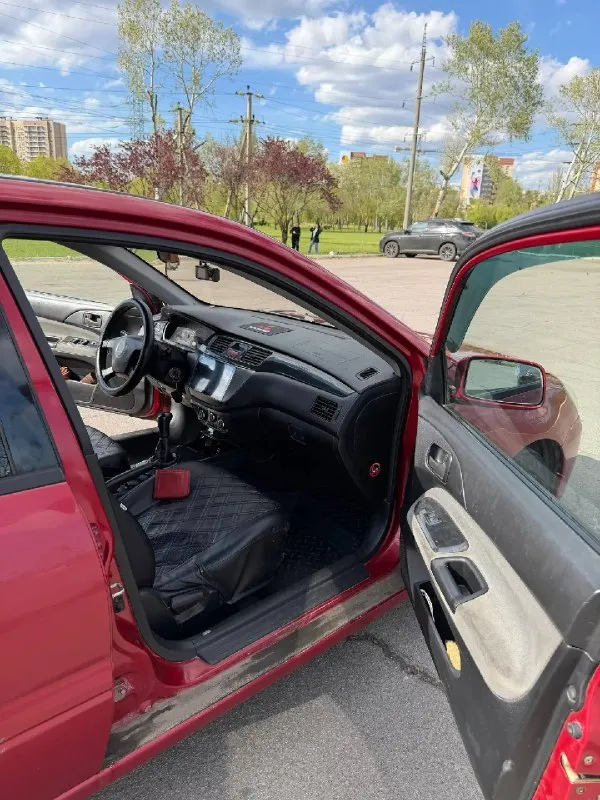 Продам mitsubishi lancer ix, 2004 г.
Двигатель 1.6, механическая коробка передач.
Надёжный и ухоженный автомобиль, полностью готовый к эксплуатации — без дополнительных вложений.
🔧 Техническое состояние:
-Ходовая часть полностью обслужена;
-Все расходные материалы заменены;
-Двигатель откапитален;
-Тормозные колодки, диски заменены;
-Масло не жрет;
-Без дтп.
🔊 Аудиосистема:
В автомобиль вложено около 100 000 ₽:
-Современная магнитола с большим экраном;
-Качественная акустика;
-Усилитель;
-Сабвуфер.
📷 Оснащение:
Камера заднего вида
📄 Документы:
-Я собственник;
-Документы в полном порядке.
✨ Автомобиль ухоженный, аккуратная эксплуатация, без скрытых вложений — сел и поехал.
💰 Цена: 430 000 ₽ - фотография - 4