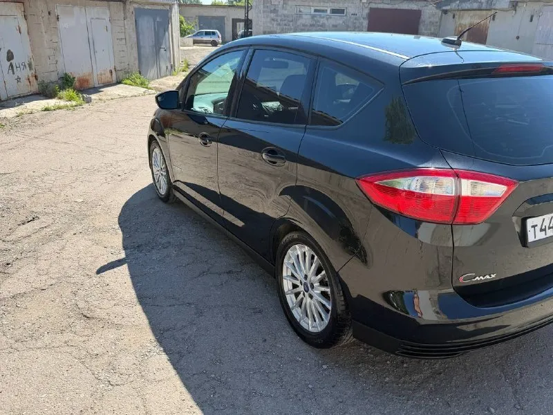 Ford c-max hybrid -год 2013 -объём двигателя: 2.0 -пробег :175.000км -тип двигателя: гибрид -привод: передний -расход 5-6л цена : 1.080.000р машина в хорошем состоянии установлена андроид система за подробной информацией обращаться по телефону +79493269373 📞 звоните: +7(949)3269373 - фотография - 5